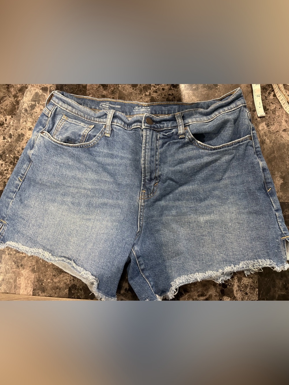 a.n.a High-Rise Denim Boyfriend Shorts Size 14 Blue Frayed Raw Hem Stretch 5"
